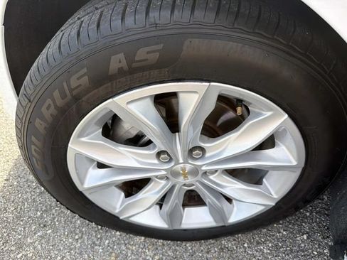 Used 2024 Chevrolet Malibu LT FWD image 29