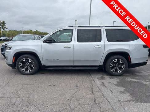 Used 2024 Jeep Wagoneer L Series III w/ Flexible Seating Group image 7