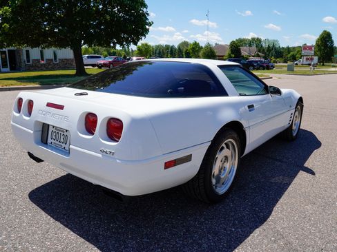 Used 1993 Chevrolet Corvette Coupe RWD image 3
