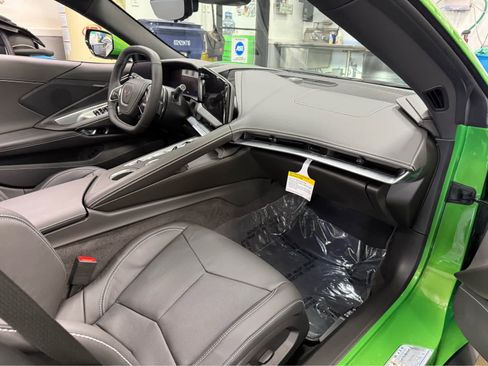 Used 2026 Chevrolet Corvette Stingray Convertible w/ 1LT image 29