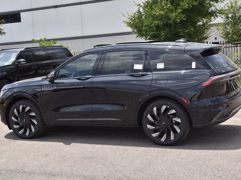 New 2026 Lincoln Nautilus Reserve AWD/4WD image 10