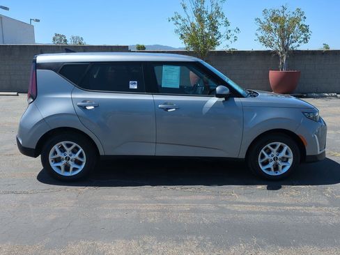 Certified 2023 Kia Soul LX w/ LX Technology Package FWD image 5