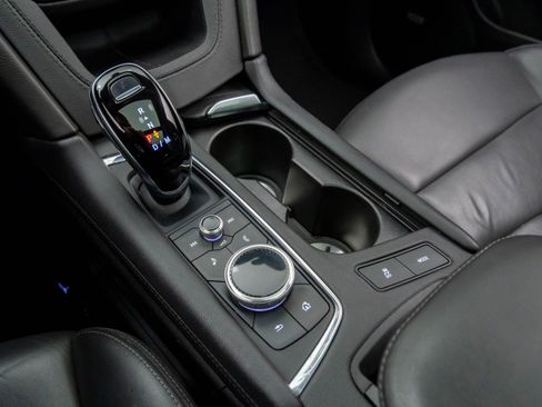 Certified 2022 Cadillac XT5 Premium Luxury image 32