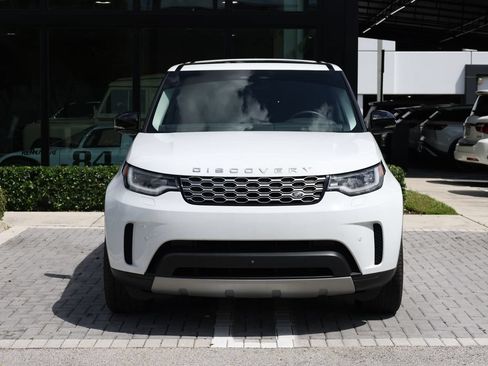 Used 2024 Land Rover Discovery S AWD/4WD image 3