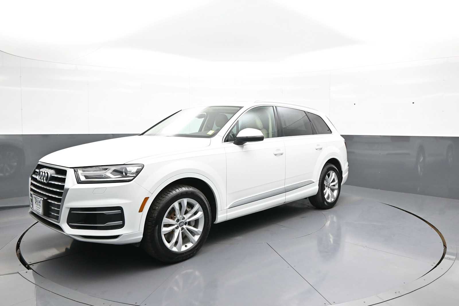 Used 2019 Audi Q7 3.0T Premium w/ Convenience Package AWD/4WD image 9