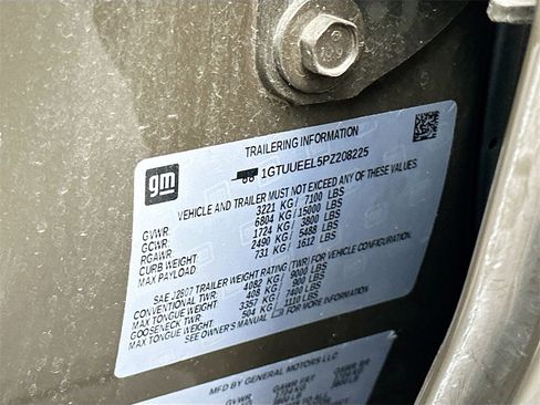 Used 2023 GMC Sierra 1500 AT4 w/ AT4 Premium Package image 32