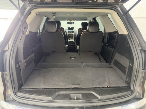 Used 2011 GMC Acadia SLT image 12