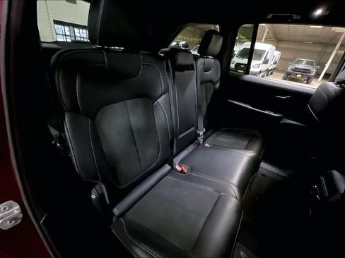 Used 2025 Jeep Grand Cherokee Altitude AWD/4WD image 25