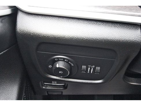 Used 2023 Jeep Grand Cherokee L Limited w/ Luxury Tech Group II image 19