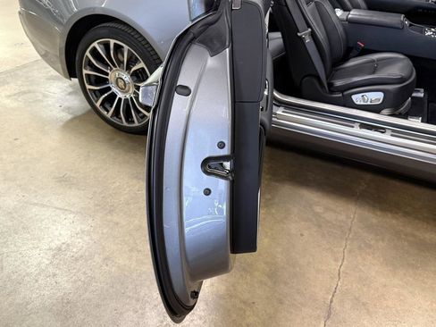 Used 2019 Rolls-Royce Dawn image 75