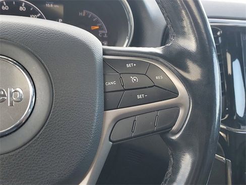 Used 2020 Jeep Grand Cherokee Limited image 23