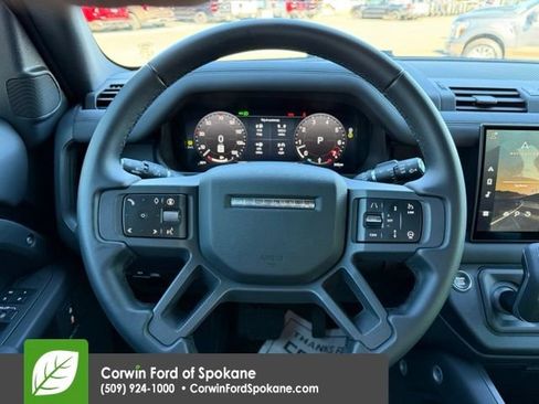 Used 2025 Land Rover Defender 110 X-Dynamic SE AWD/4WD image 24