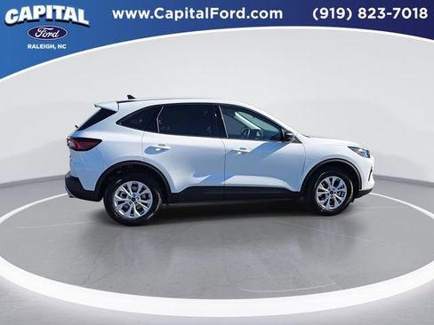 New 2026 Ford Escape Active image 9