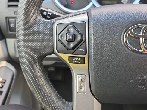 Used 2015 Toyota Tacoma 4x4 Double Cab w/ SR5 Package image 17