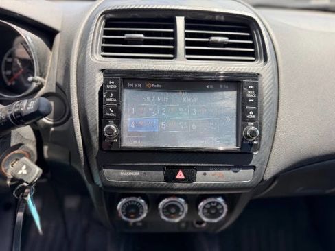 Used 2018 Mitsubishi Outlander Sport ES FWD image 11