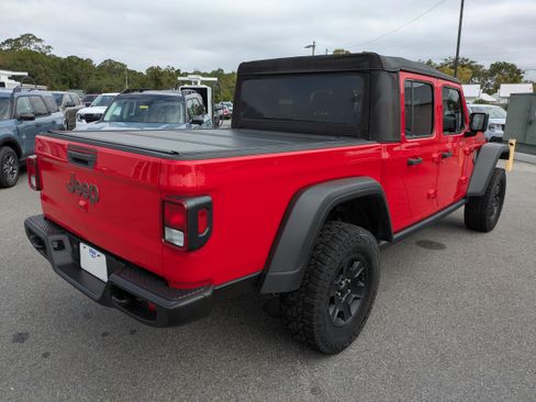 Used 2021 Jeep Gladiator Mojave image 3