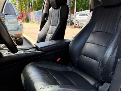 Used 2018 Honda Accord Touring image 10