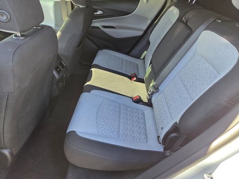 Used 2022 Chevrolet Equinox LS w/ LS Convenience Package image 11