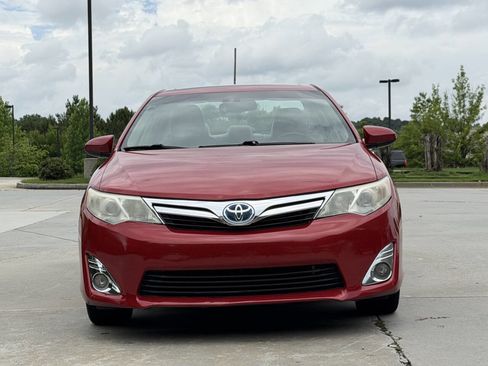 Used 2012 Toyota Camry XLE w/ Convenience Pkg FWD image 2