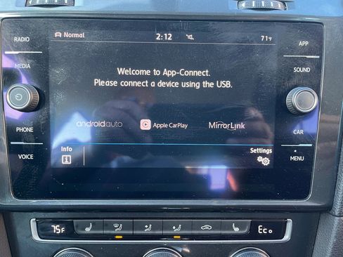 Used 2019 Volkswagen e-Golf SE w/ Driver Assistance Package image 15