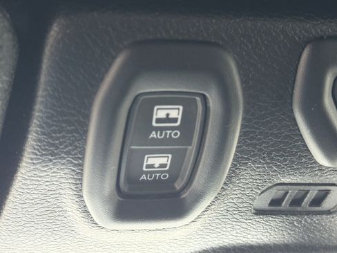 Used 2023 Jeep Wrangler Unlimited Sahara AWD/4WD image 27