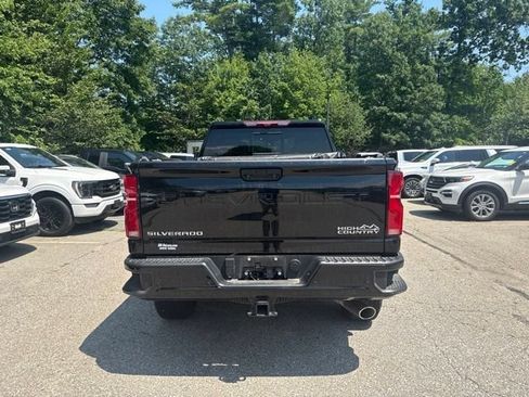 Used 2024 Chevrolet Silverado 2500 High Country w/ Technology Package AWD/4WD image 5