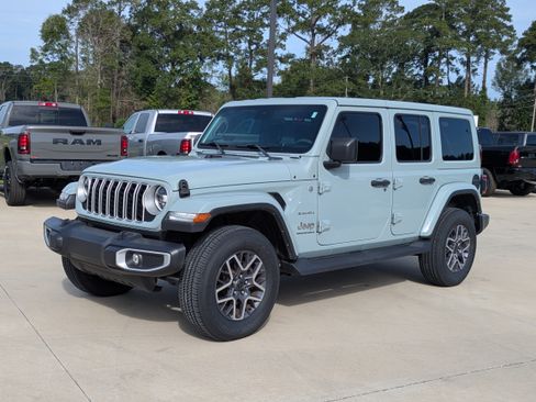 Used 2024 Jeep Wrangler Unlimited Sahara AWD/4WD image 4