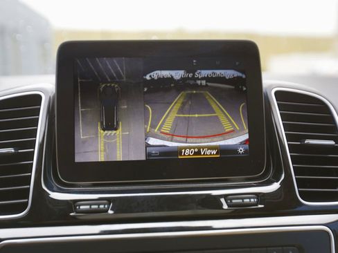 Used 2019 Mercedes-Benz GLE 400 4MATIC w/ Premium 1 Package image 9