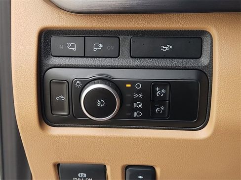 Used 2023 Ford F350 Lariat w/ Chrome Package image 20