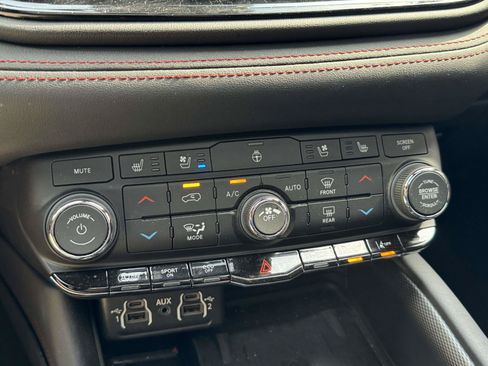 Used 2023 Dodge Durango GT AWD/4WD image 30