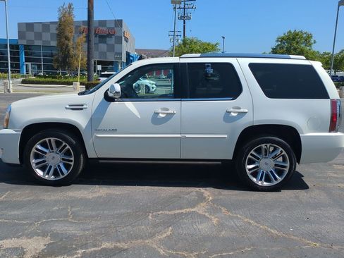 Used 2014 Cadillac Escalade Premium AWD/4WD image 9