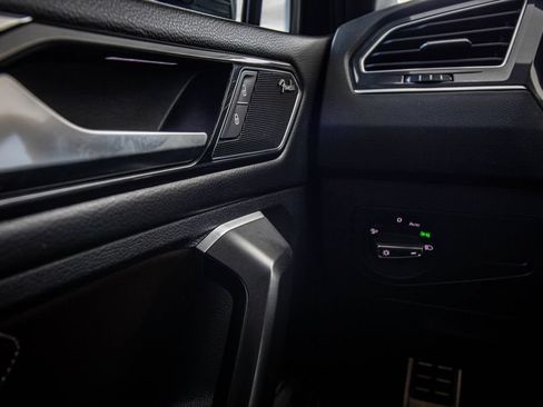 Certified 2024 Volkswagen Tiguan SEL R-Line AWD/4WD image 34