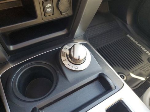 Used 2019 Toyota 4Runner SR5 Premium image 25