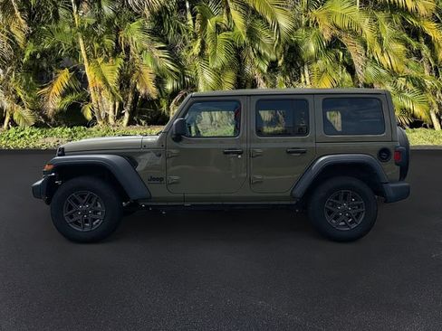 Used 2025 Jeep Wrangler Unlimited Sport AWD/4WD image 9