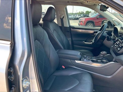 Used 2021 Toyota Highlander Platinum AWD/4WD image 30