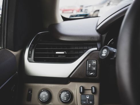 Used 2015 Chevrolet Tahoe LTZ image 13