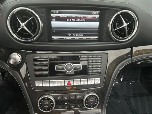 Used 2014 Mercedes-Benz SL 550 image 15