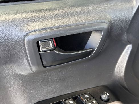 Used 2022 Toyota Tacoma SR5 w/ Technology Package image 23