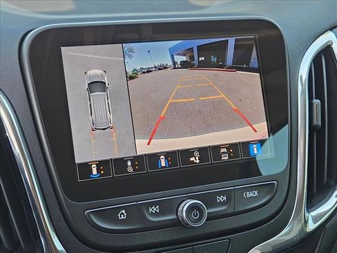 Used 2022 Chevrolet Equinox LT image 18