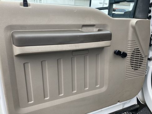 Used 2010 Ford F450 XL image 9