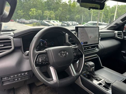 Used 2022 Toyota Tundra Platinum AWD/4WD image 11