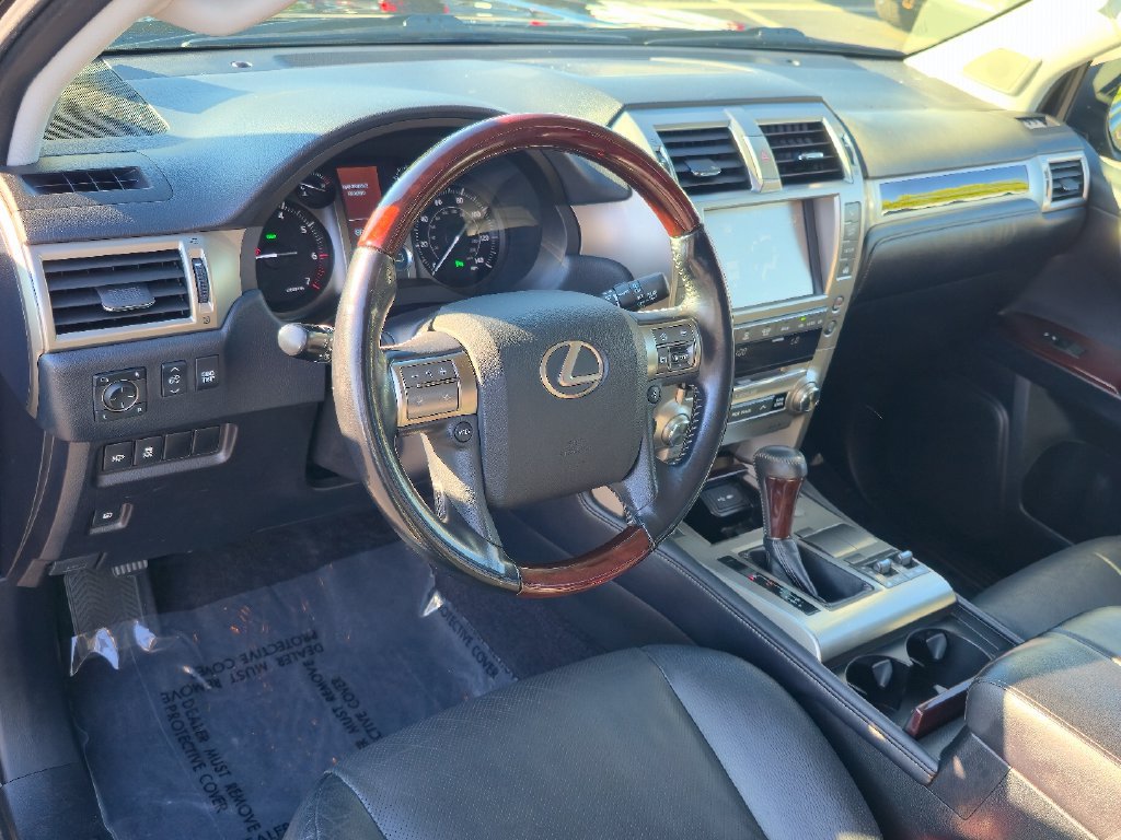 Used 2018 Lexus GX 460 Premium w/ Premium Package AWD/4WD image 12