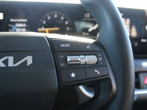 Used 2025 Kia K4 EX image 15