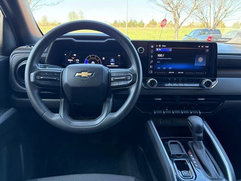 Used 2025 Chevrolet Colorado W/T w/ Advanced Trailering Package image 23