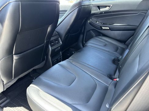 Used 2019 Ford Edge Titanium w/ Equipment Group 301A FWD image 15