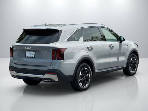 Certified 2025 Kia Sorento S w/ Panoramic Sunroof Package FWD image 7