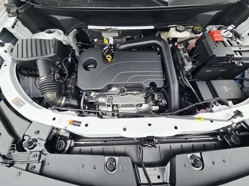 New 2026 Chevrolet Equinox LT w/ Convenience Package II AWD/4WD image 12