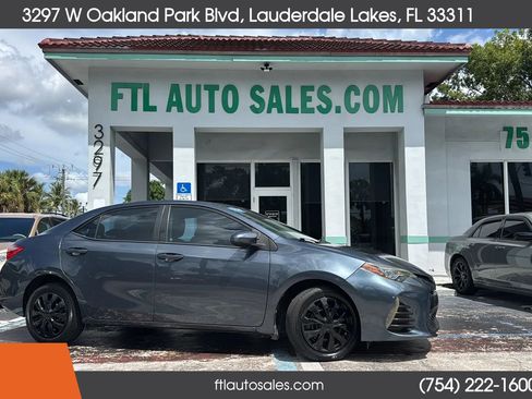 Used 2018 Toyota Corolla LE FWD image 2