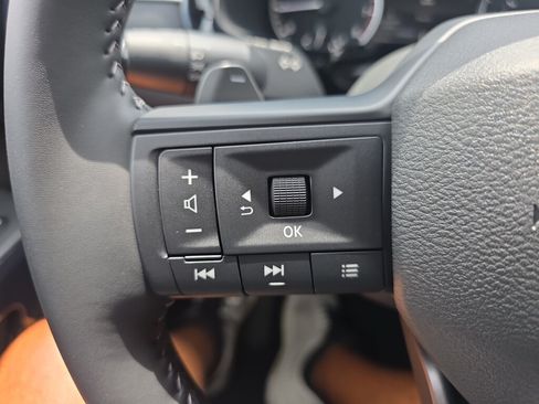 New 2026 Nissan Pathfinder SV FWD image 11