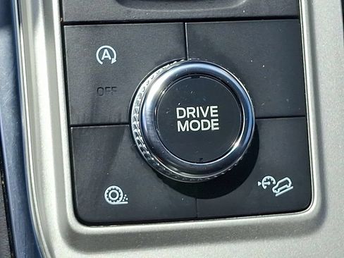 Used 2021 Ford Explorer XLT w/ Equipment Group 202A AWD/4WD image 24
